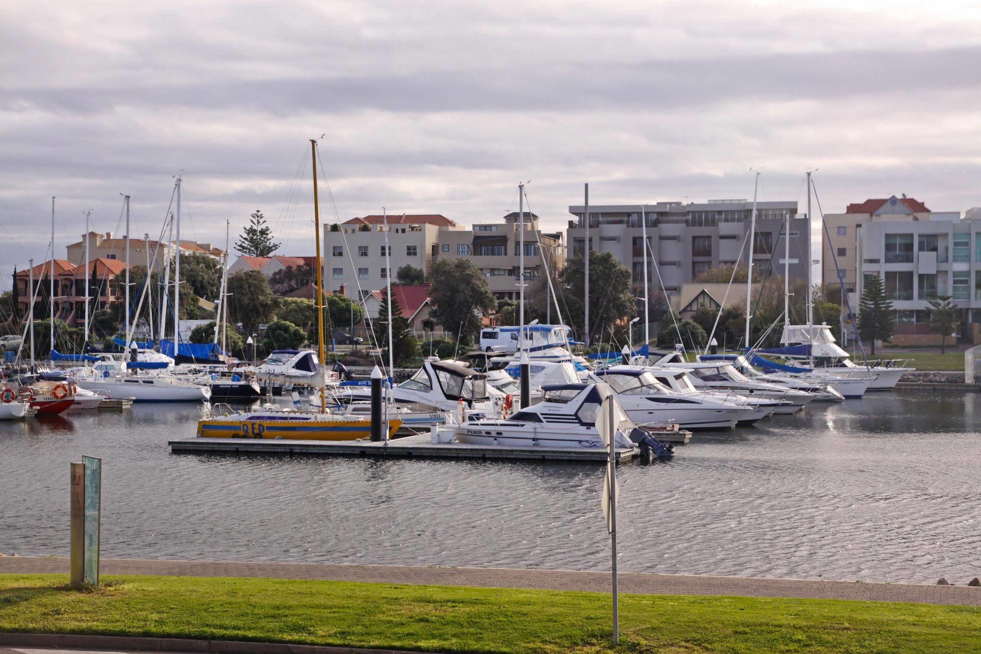 Bayswaterfront Apartments Adelaide Buitenkant foto